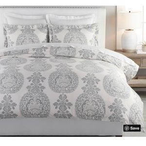 Lucianna Medallion Percale Duvet Cover & Shams